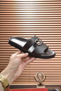 2025 Valentino 男拖鞋 0818